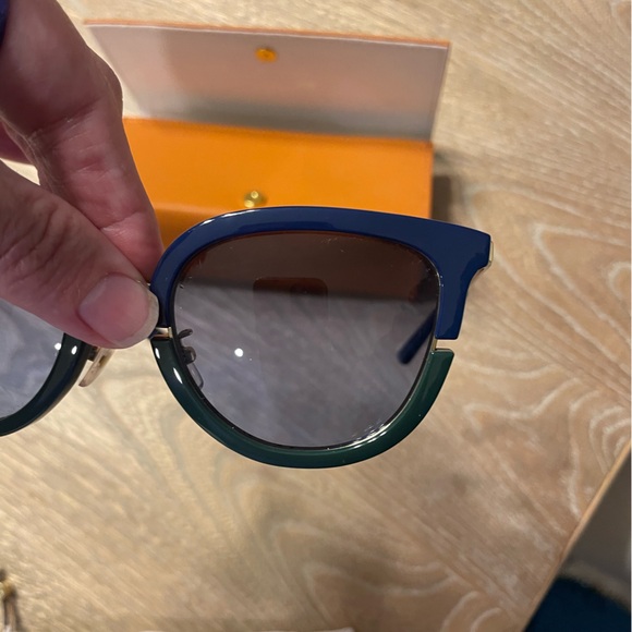 Tory Burch Navy and Teal Sunglasses - Picture 9 of 9